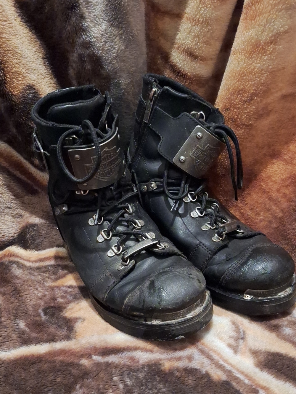 Harley-Davidson Black Leather Motorcycle Lace-Up Boots with Metal Badge